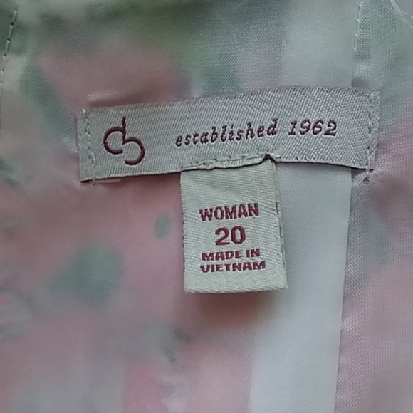 Dress multicolor floral printed dress size 20 Host pick October. - Picture 8 of 10